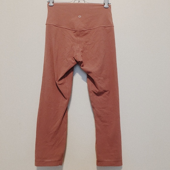 Lululemon - Picture 3 of 5